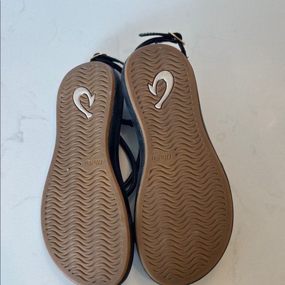 OluKai Black Sandals Sleek Minimalist Design - Picture 5 of 5